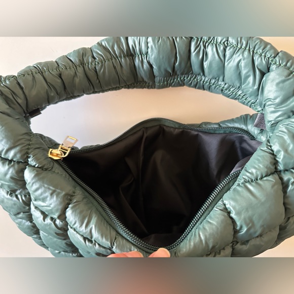 NWOT Quilted Padded Cloud Hobo Shoulder Bag in Deep Green - Picture 8 of 8